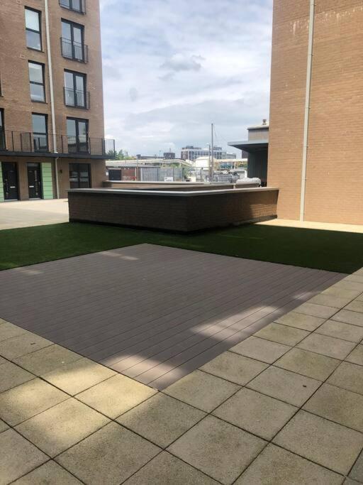 3 Bedroom Apartment Free Parking Manchester Bagian luar foto